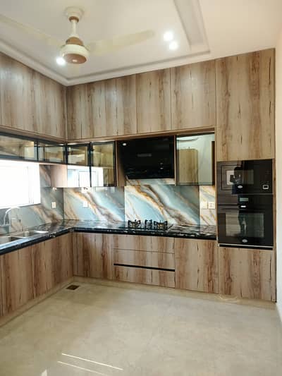 8 Marla Brand New House For Sale