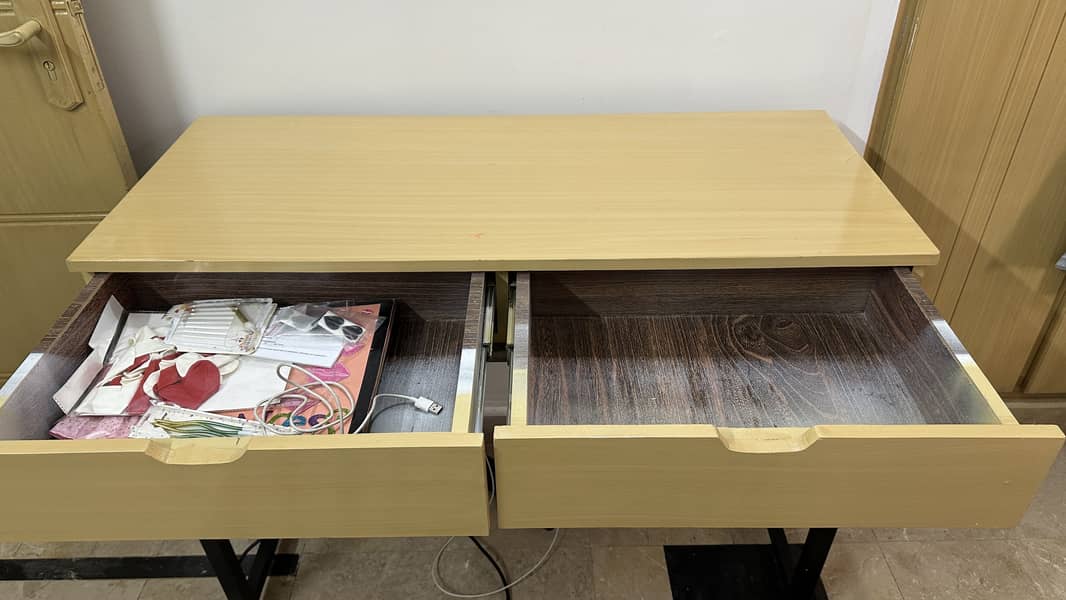 Study table with chair 0