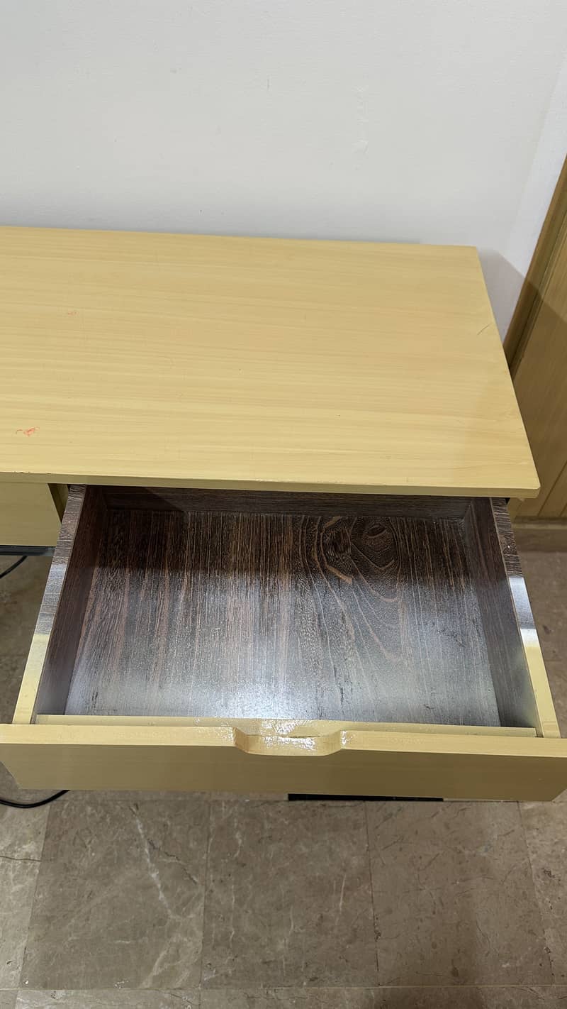 Study table with chair 3