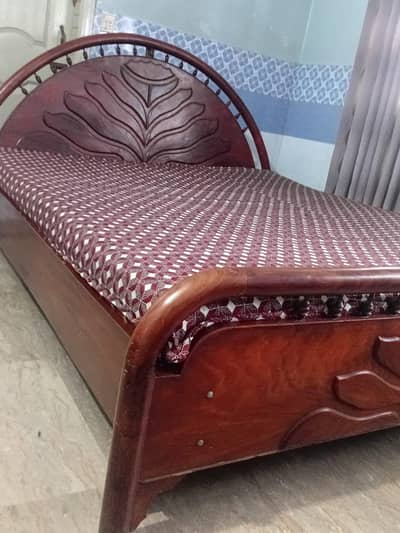 Wodden bed for sale