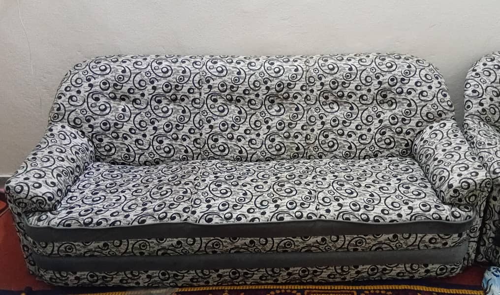 Sofas in cheap price 0