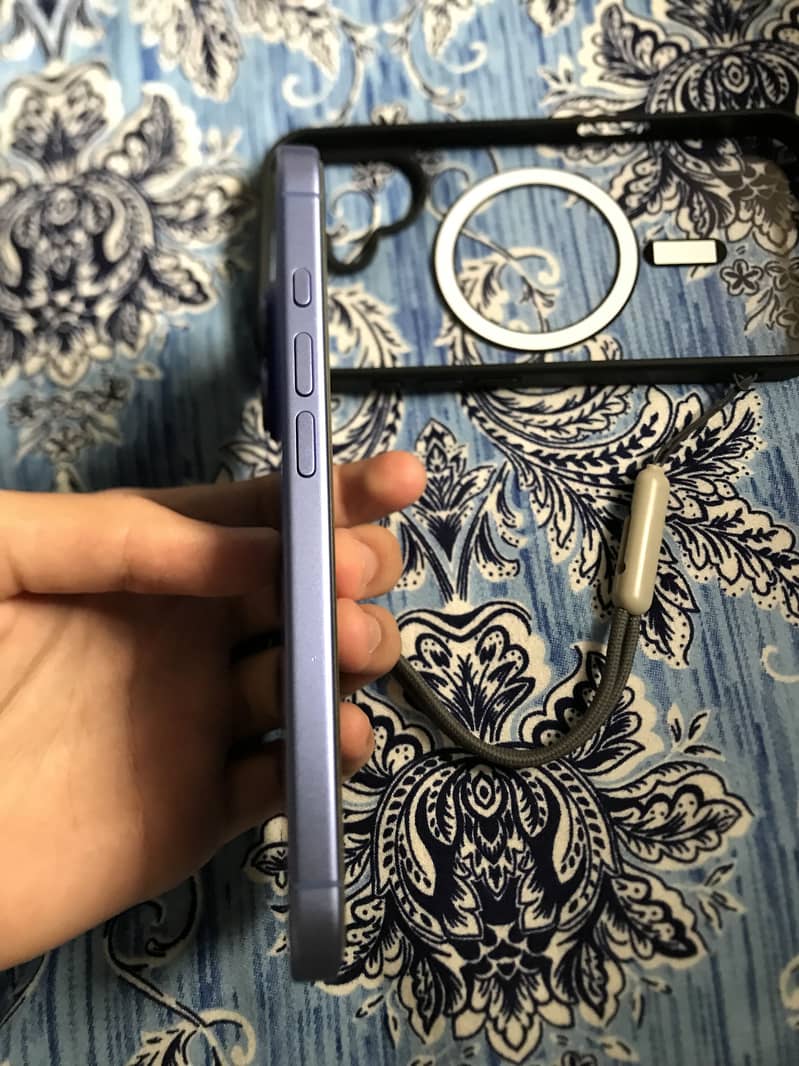 iPhone 16 Jv 3