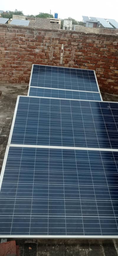 4 solar plates 250 watts in good condition