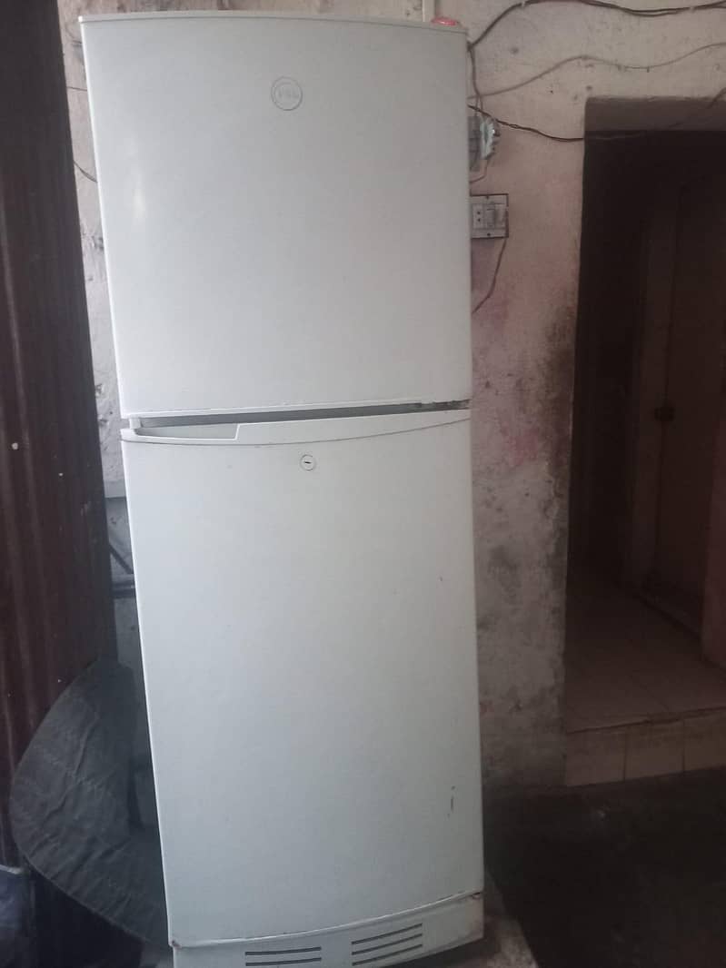 refrigerator 0