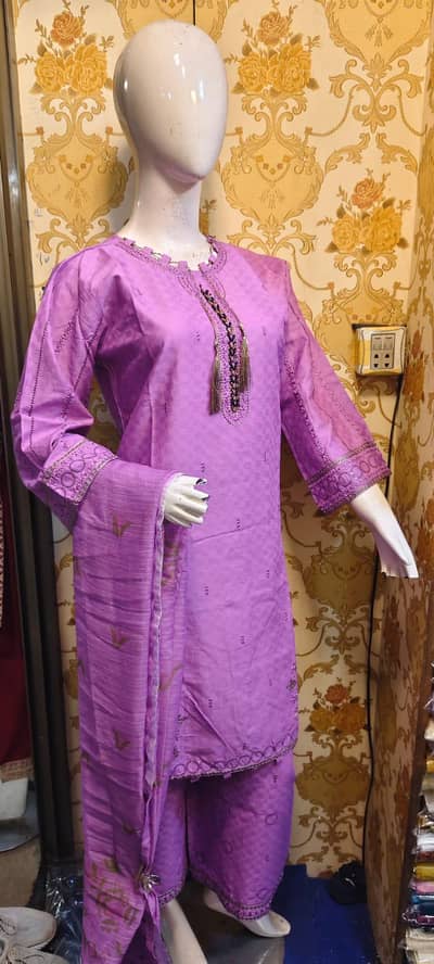 LOW PRICE STITCHED CLOTH FOR WOMEN