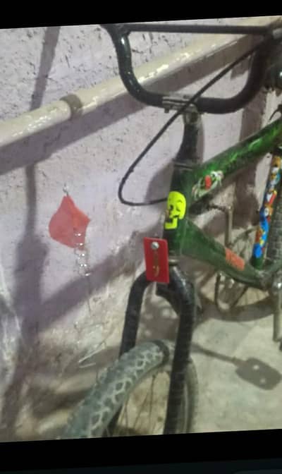 Ultra cycle green colour 10 buy 9 condition  all parts working