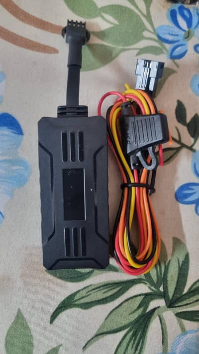 GPS TRACKER AVAILABLE FOR CAR AND BIKE