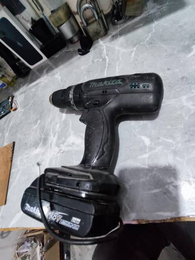 Makita cordless drill