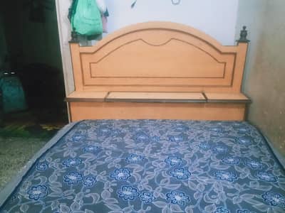 double bed with metress