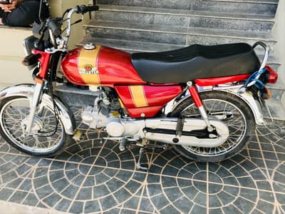 CD 70 2025 used bike 10/10 condition