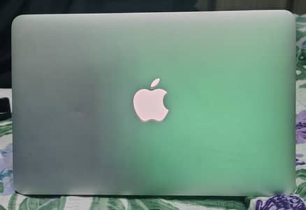 MacBook Air i5 Lightweight Laptop Fast SSD Long Battery Life Ready!