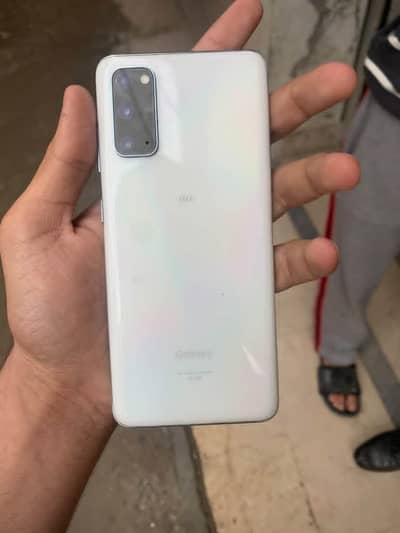 Samsung s20 panel ma dot ha or barke ha non pta exchange possible