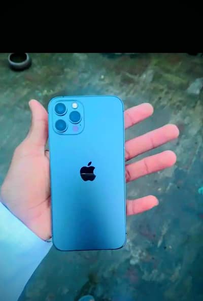 iPhone 12 pro factory unlocked 10/10 condition