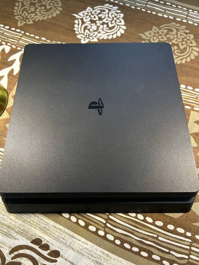 PLAYSTATION 4 (PS4 SLIM)