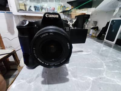 Canon d60 dslr camera