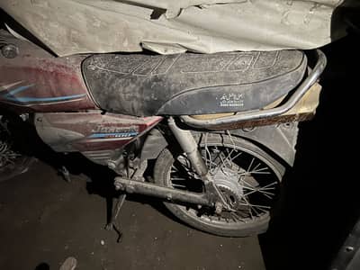 Yamaha Junoon YD 100