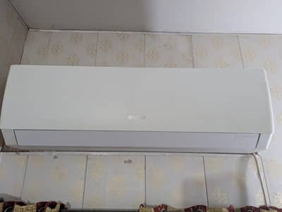 Gree 1.5 ton inverter AC