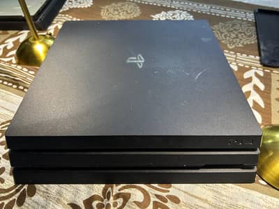 PLAYSTATION 4 (PRO)