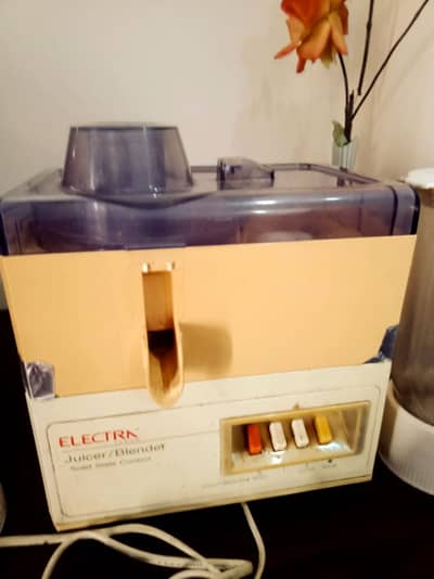 Juicer and blender