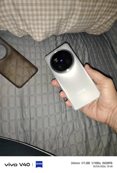 Vivo X200 with Box and all accessories