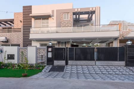 Slightly Used Elegant 10 Marla Modern House for Sale in DHA Phase 4 Lahore Prime Block