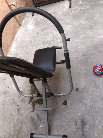 Belly crunch machine