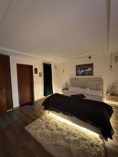 One bedroom apartment per day Avlable Gulbarga green Lslamabad fully furnished