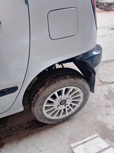 Toyota Sienta Model 2009