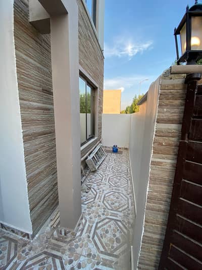 Aliblock 3bed rooms brandnew villa available for sale in very low price