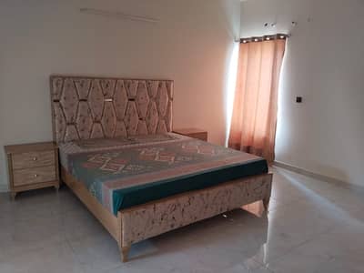 1 KANAL BEAUTIFUL FULL FURNISHED HOUS AVAILBLE FOR RENT IN IEP ENGINEERS TOWN