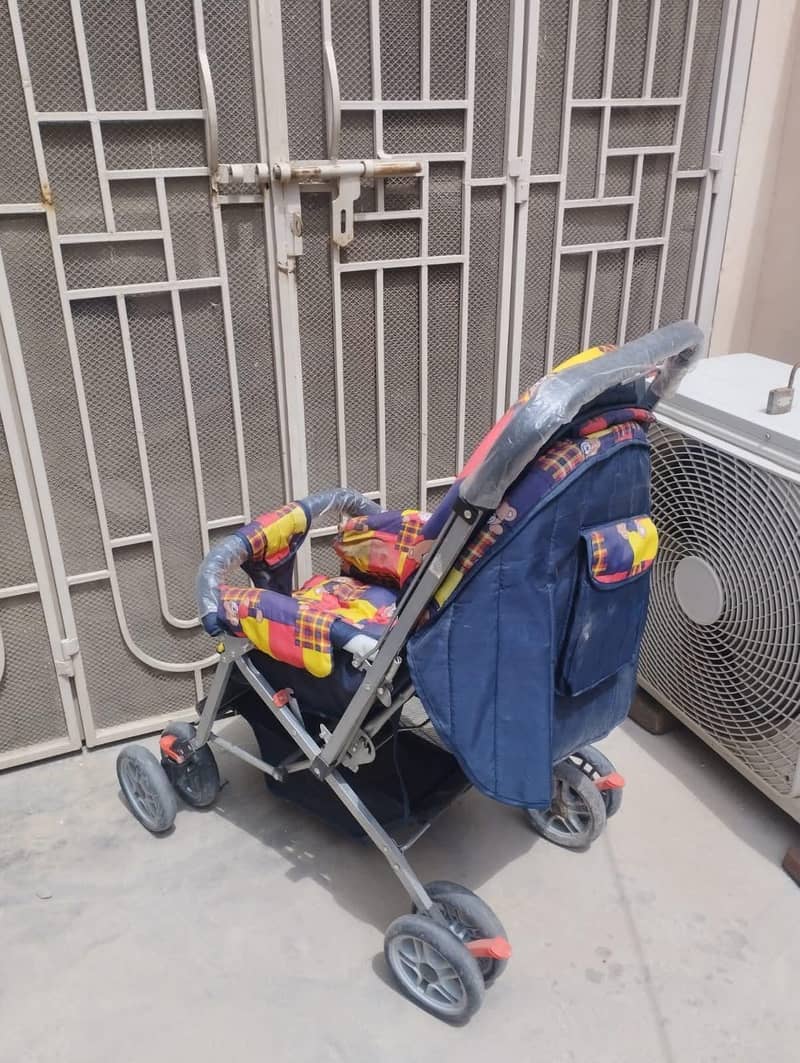 بچے کی پرام 2