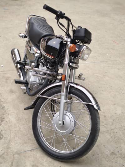 Honda CG 125s Black Silver Edition