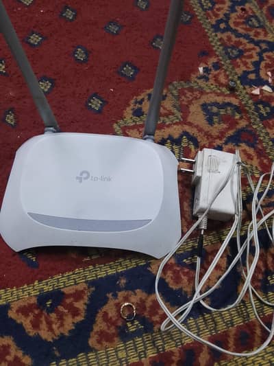 Tp link router and smart TV box