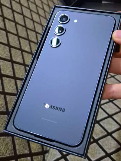 Galaxy S23 256GB Factory Unlock Non PTA With Box Dubai Version