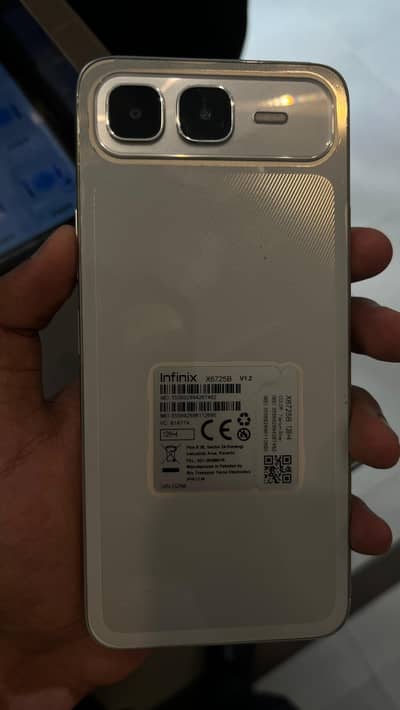 smart 10 plus original charger sath hai box 2 ya 3 din tak a jaye ga