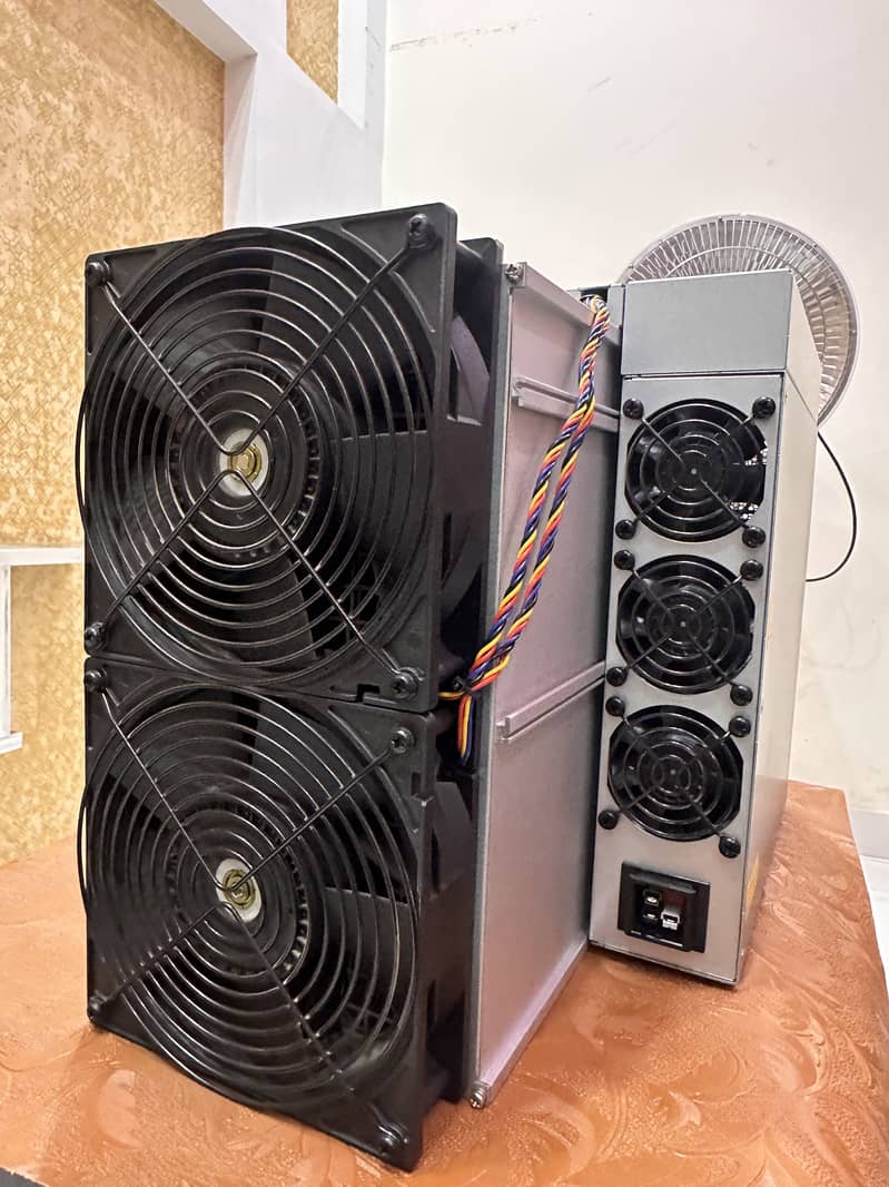 Bitcoin mining machine 0