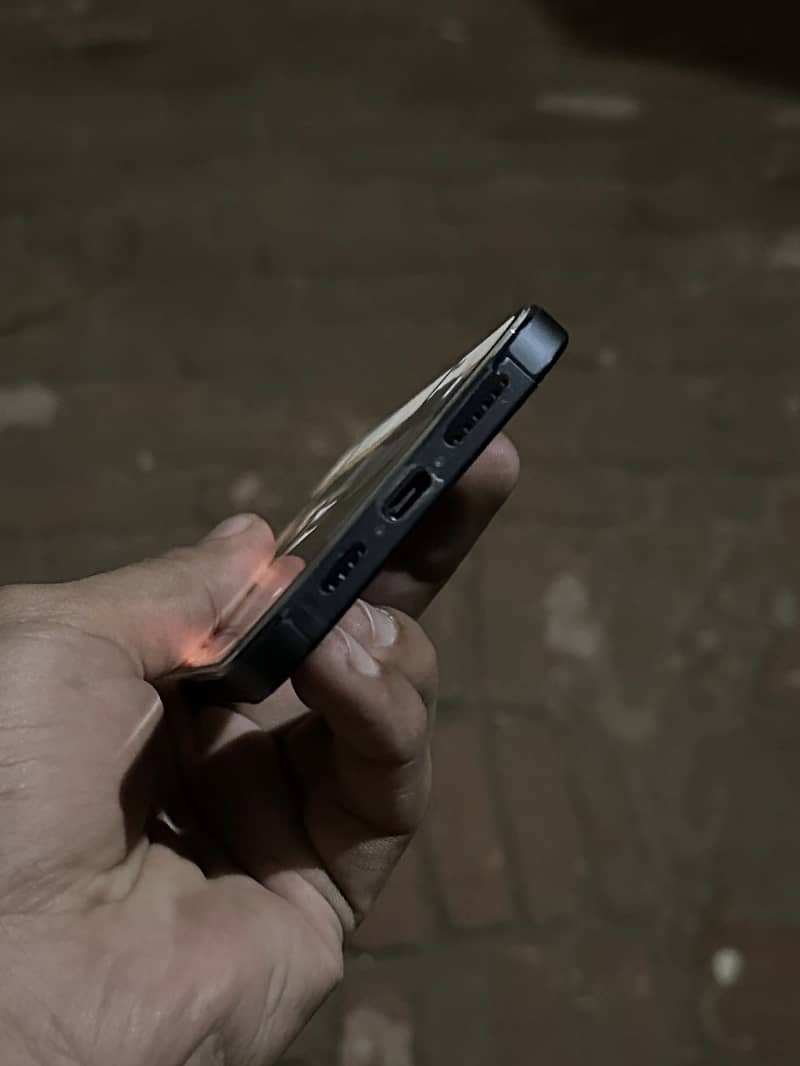 Iphone 15 pro max 2
