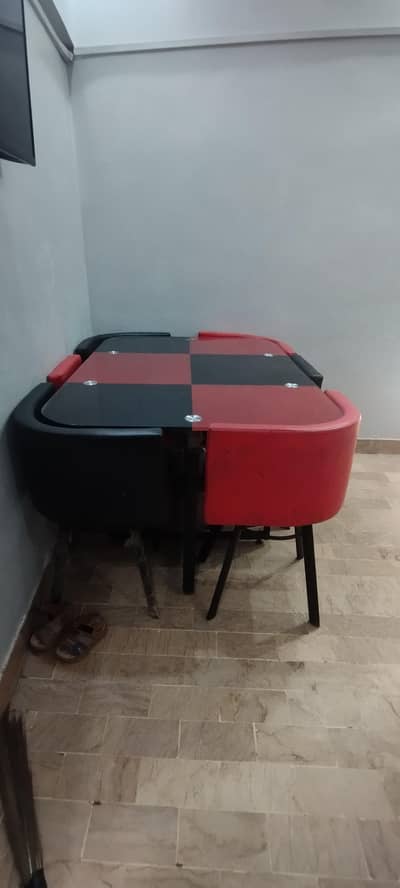 6 Seater dining table for sale