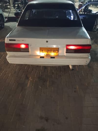 nissan sunny 1989 London model in good condition inside jenionn