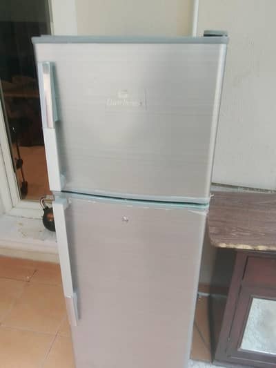 Dawlance fridge Mediam size