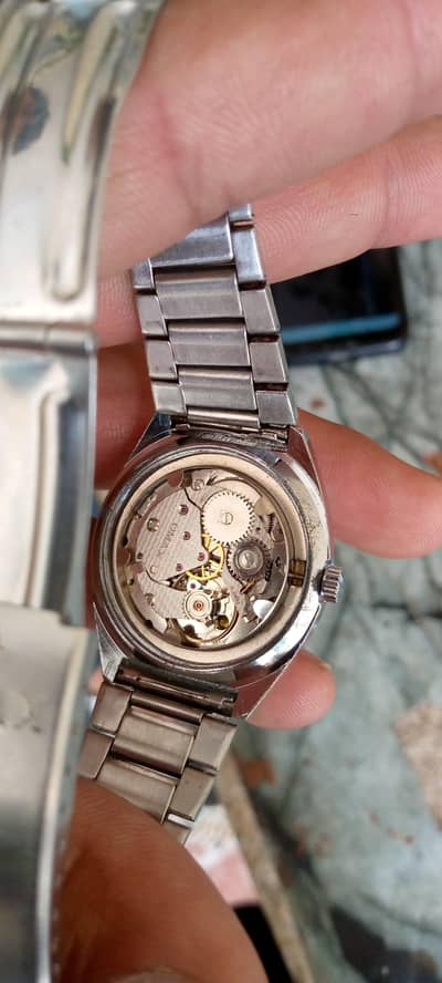 branded watch urgent sale