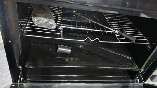 Cooking range, 03 burners with grill