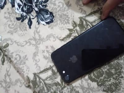 i phone 7       128 gb