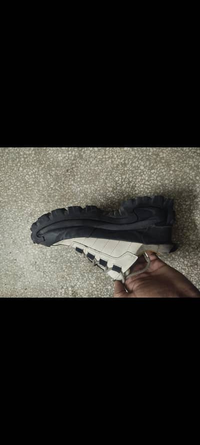 CAT Original Waterproof Shoes Size 9