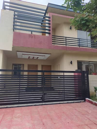 8 mrle house for sale Faisal town A block