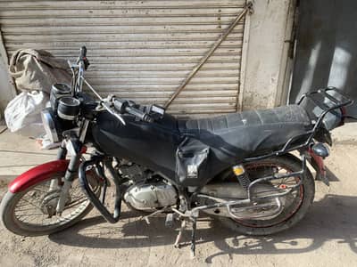 Suzuki GS 125 Red Colour