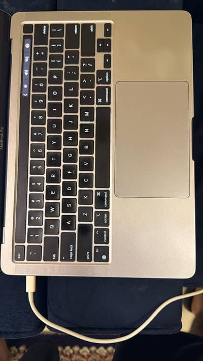 Macbook pro 2020 4tb port 13 inch 16 gb ram 512gb rom fully functional