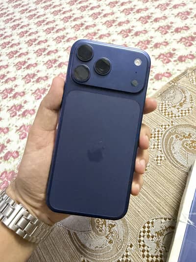 IPHONE 17 pro max blue JV  just box open