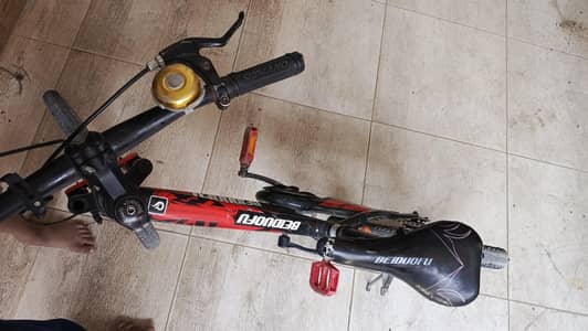 Mountain bike very smooth 18 No. 6 to 12 age. 10/10 condition