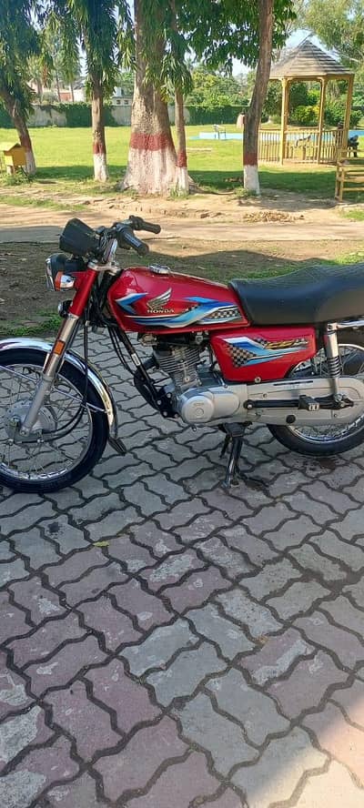 honda 125 10/10 in sialkot